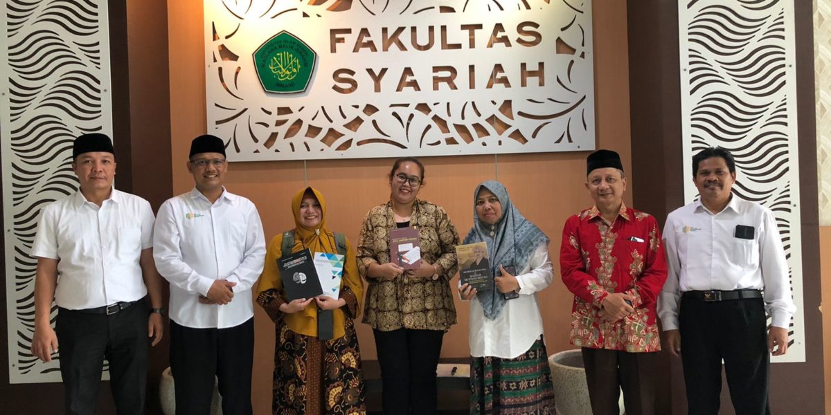 Buku-buku Karya Dosen Fakultas Syariah Diterbangkan Ke Belanda ...